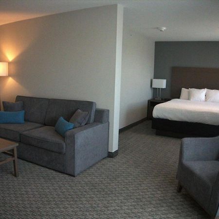 Brookstone Inn & Suites Fort Dodge Buitenkant foto