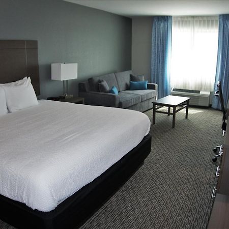 Brookstone Inn & Suites Fort Dodge Buitenkant foto