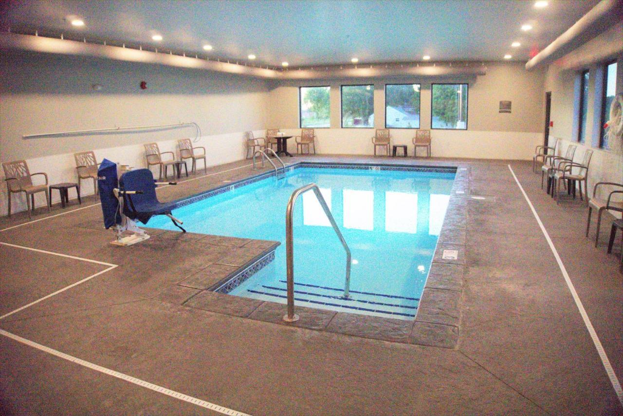 Brookstone Inn & Suites Fort Dodge Buitenkant foto