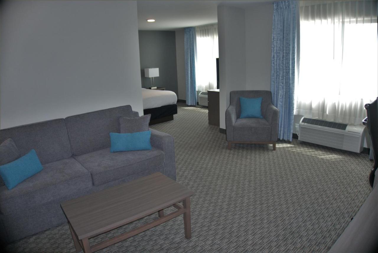Brookstone Inn & Suites Fort Dodge Buitenkant foto