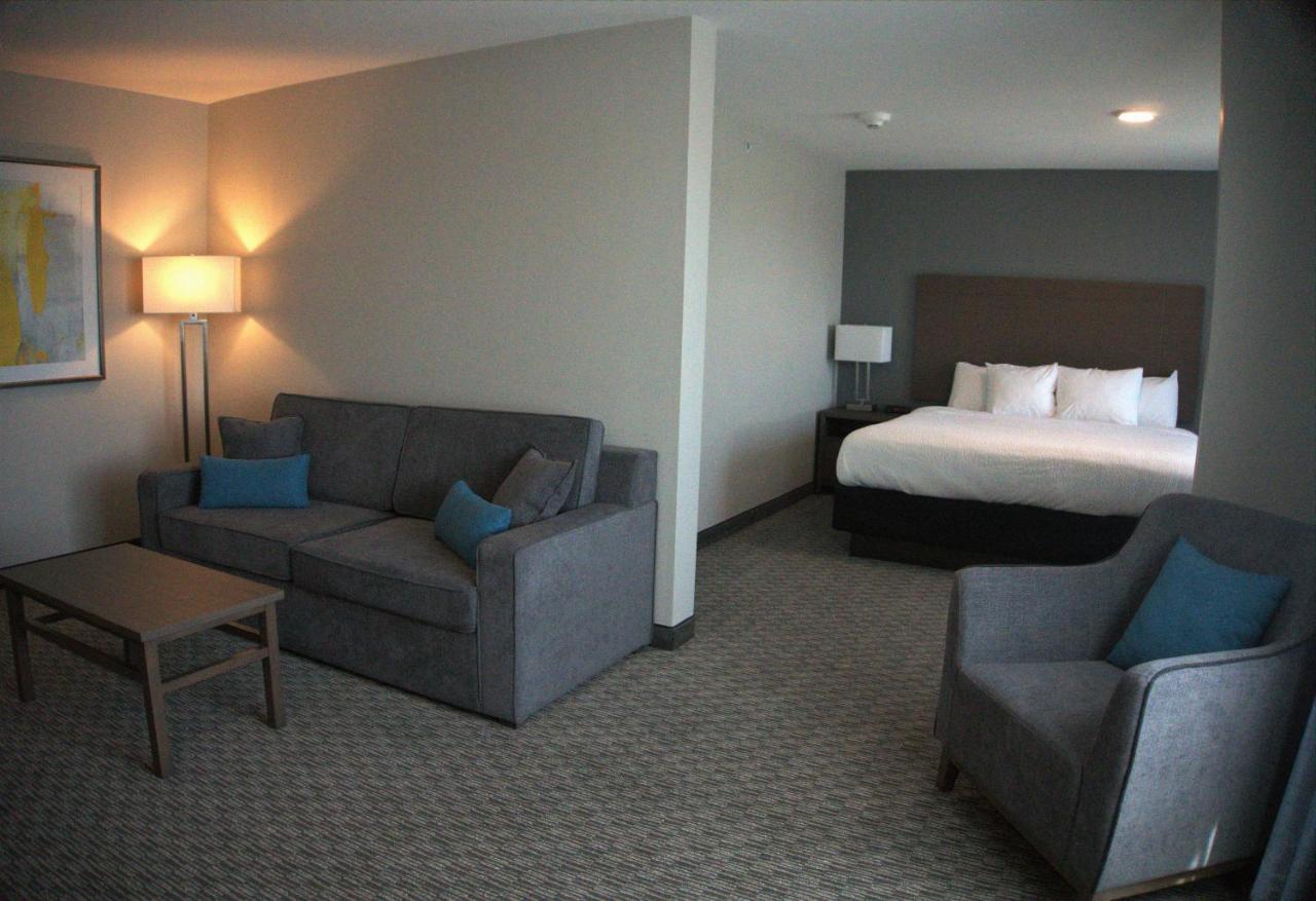 Brookstone Inn & Suites Fort Dodge Buitenkant foto