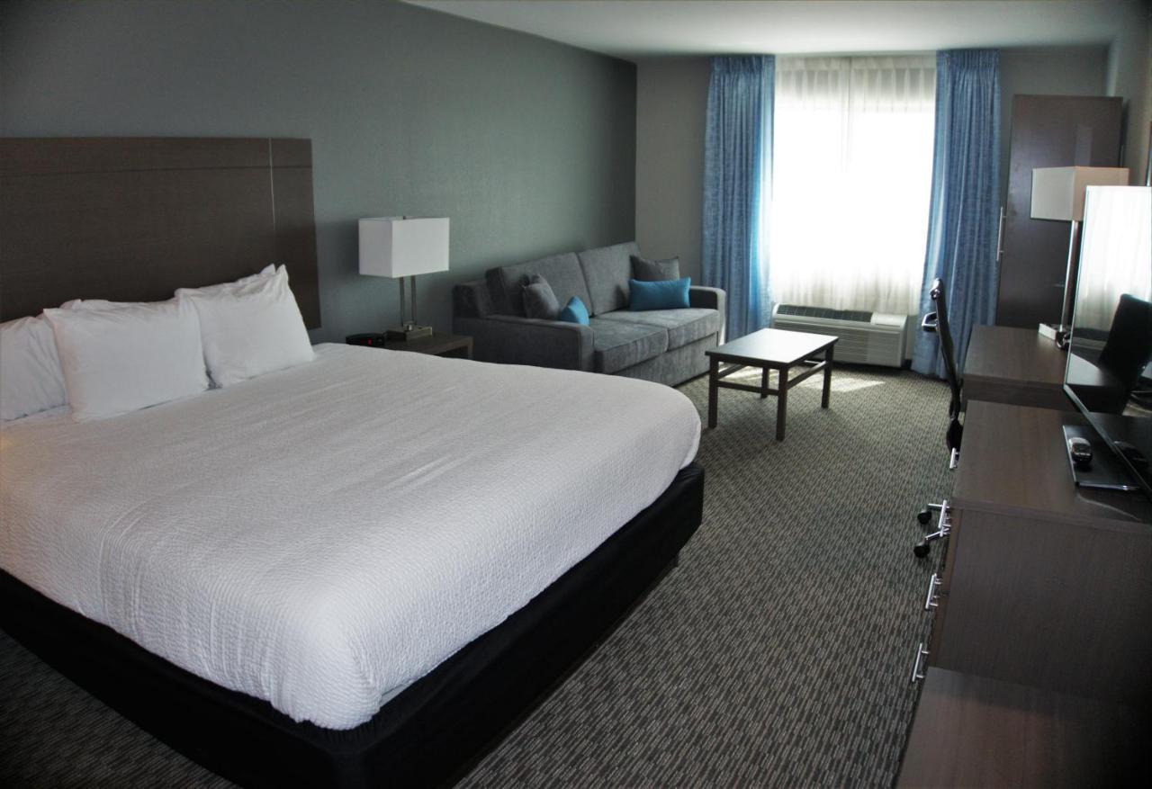 Brookstone Inn & Suites Fort Dodge Buitenkant foto