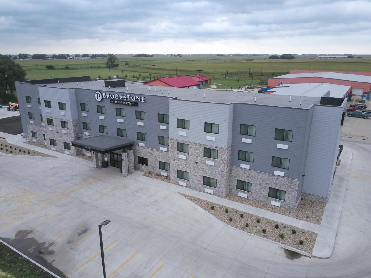 Brookstone Inn & Suites Fort Dodge Buitenkant foto