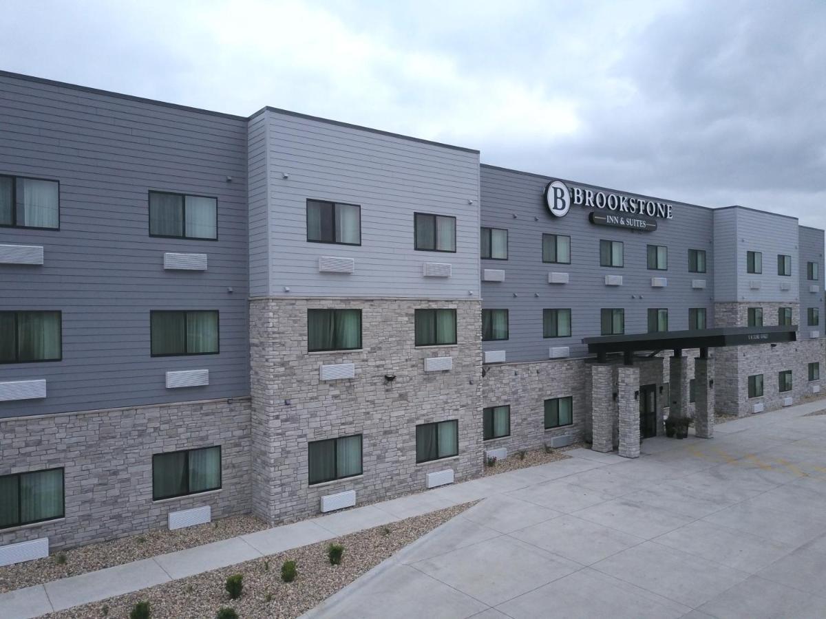 Brookstone Inn & Suites Fort Dodge Buitenkant foto